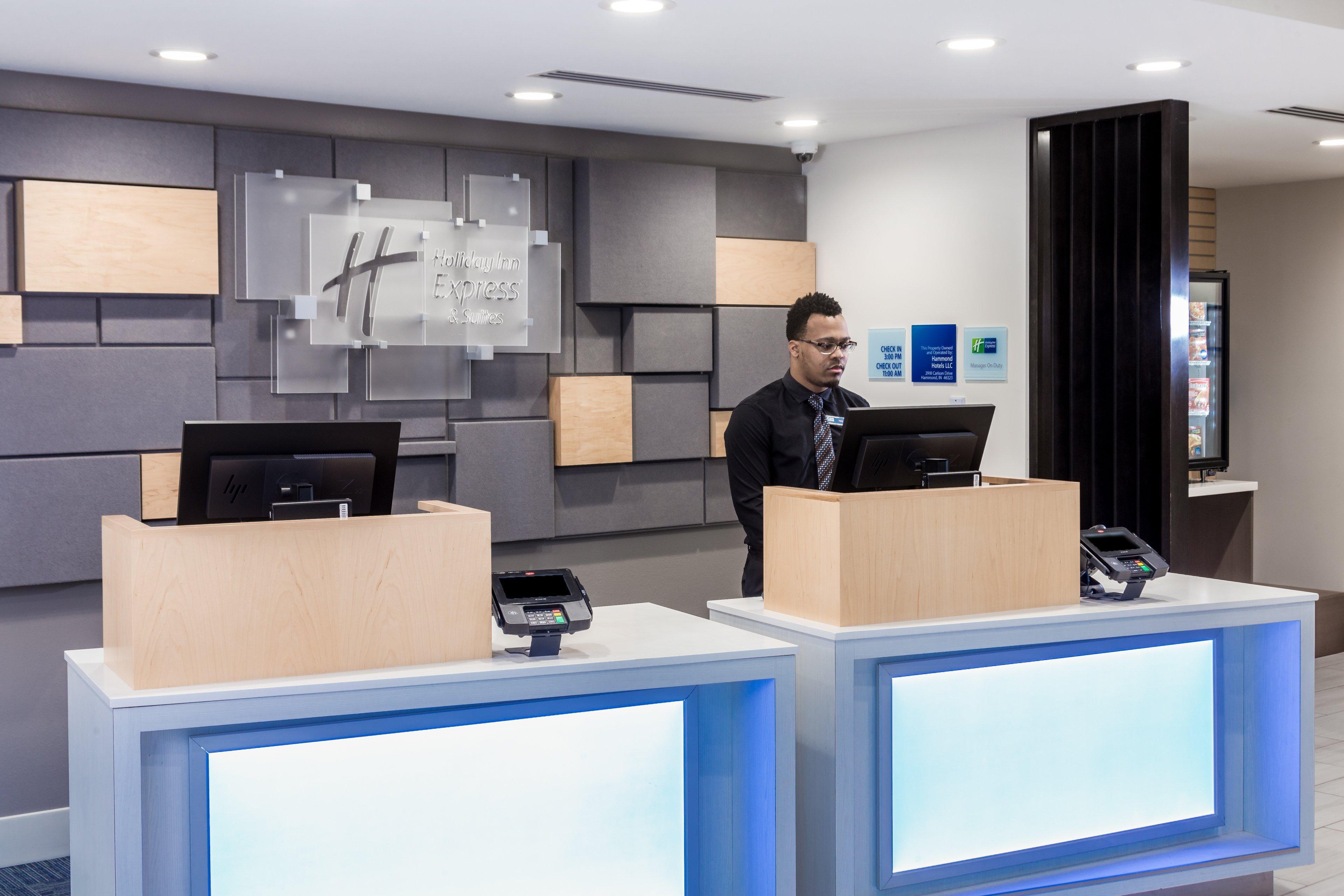Holiday Inn Express & Suites Hammond By Ihg Exterior foto
